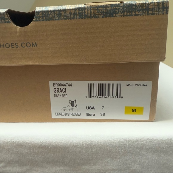 BORN GRACI BOOT WOMENS CHELSEA BOOT WITH HEEL SIZE 7 DARK RED LEATHER - Picture 6 of 6